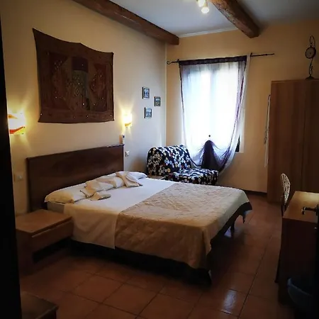 Cà Tron Apartment next to Rialto bridge-3
