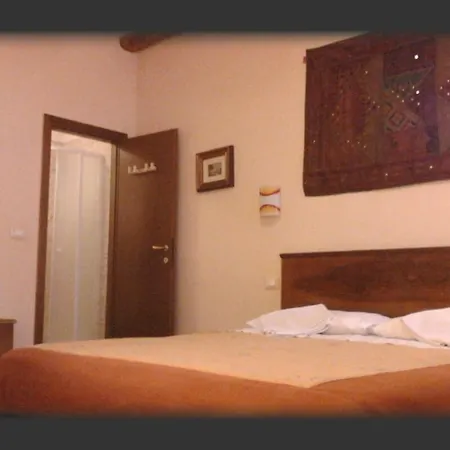 Cà Tron Apartment next to Rialto bridge-2